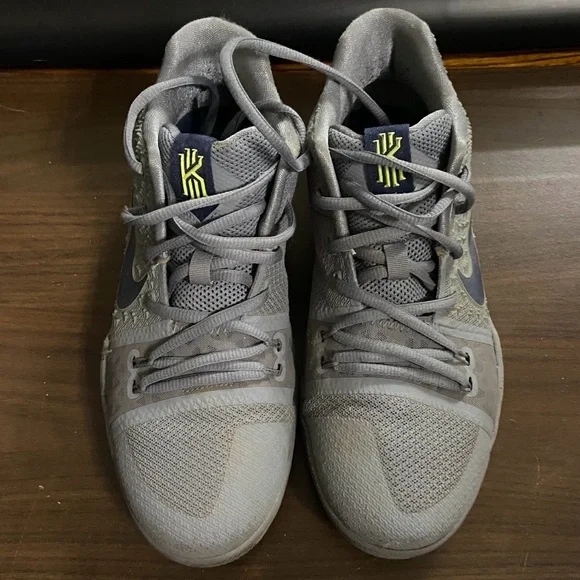 Nike Kyrie Azurie Elizabeth in Cool Grey Color